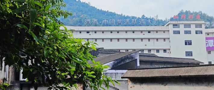 两瓶红潭喝出两种味道：新批次降质了吗？翻完全网品鉴和勾调配比，真相有三个方向