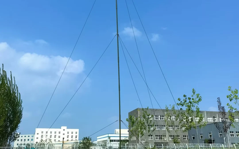 五六百块，能捡一台退役渔船上的建伍短波台：短波入场券是便宜了，但没有B证和核准码，你只能听