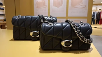 Coach一年发了6个代言头衔：全球代言人卖主线，腕表眼镜卖授权，追同款前先看懂头衔