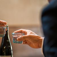 中国已是日本清酒第一大海外客户，很多人却仍在以2.3倍于日本的价格买清酒：买清酒之前，先把这笔账算明白