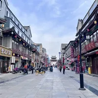 摊上10块、孔网200：我把跳蚤市场旧书价的三条逻辑对了一遍，哪些值得买、哪些快再版了