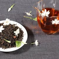 2026云南古树普洱茶推荐:临沧山韵入汤,生熟普洱各有滋味