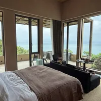 国庆的 staycation 订好了，酒店先倒了：单方面退单到底该赔多少，律师给了条线