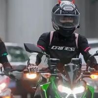 川崎Ninja 400：新手神车？别被滤镜骗了，这些坑你得知道！