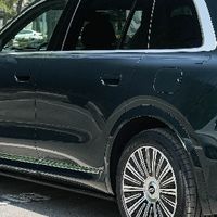 问界M8：舒适智能与实用性的平衡