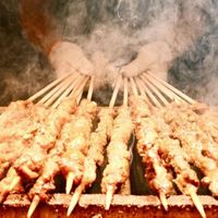 鬼秤、公厕水洗菜、“套路”段子:路边摊曝光潮里,多少是真的,多少是演的?