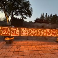 范丞丞首张专辑《SKYFALL》官宣:数专免费、CD黑胶10月底,丞星先把这两个月的日历过一遍