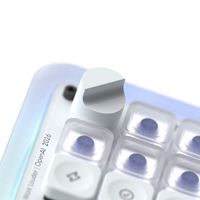 OpenAI首款硬件是1556元的小键盘，罗技的AI键盘8月被批量刷屏：我盘完全网的营销帖和真实口碑，发现"AI键盘"其实是三种不同的东西，只有一类值得你多花钱