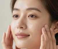 挤痘后红印快速消退精华盘点｜油痘敏淡印怎么选