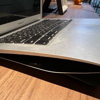 触控板翘起、合盖不严？别当压坏了：翻了20多条鼓包真实案例，先做3个"别"和1次免费分诊