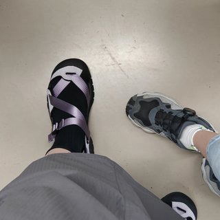 KEEN凉鞋好价季来了，尺码架却比折扣更热闹：我把三个热门款的尺码账，从几十条真实帖里理出来了