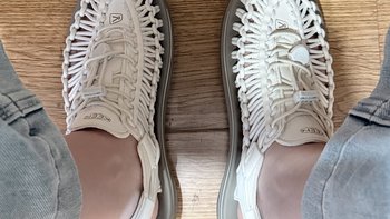 KEEN凉鞋好价季来了，尺码架却比折扣更热闹：我把三个热门款的尺码账，从几十条真实帖里理出来了