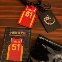 全年无休的杨瀚森会不会重走姚明的老路？对完两代人的赛程和一份伤病清单，三处有刹车，但险段不在今年夏天