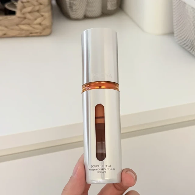 珀莱雅双抗精华用半年还是透明的？你漏了“激活”这步：版本、气味、替换芯三笔账