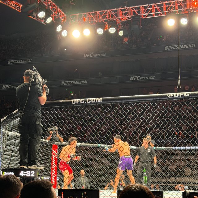 陈赫现场见证UFC上海爆冷KO：宋亚东12%胜率掀翻世界第三，路人想入坑先看懂这4件事