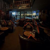 新酒吧的“首杯免费”只是第1周，“储值送酒”才是终点：我把8月这波开业玩法反推成了一张时间表