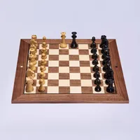 《后翼弃兵》火过六年后，国际象棋没死在 AI 刀下，反而迎来了人气巅峰：2.5 亿注册背后，藏着一套该不该入坑的判断标准