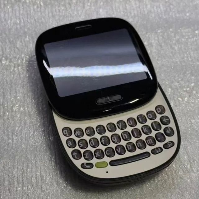 聊聊微软 Kin One手机，砸十亿上市两月就停产的古董机，收藏品？