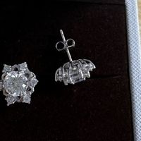耳间碎光✨2026新款雪花莫桑钻耳钉日常巨耐看