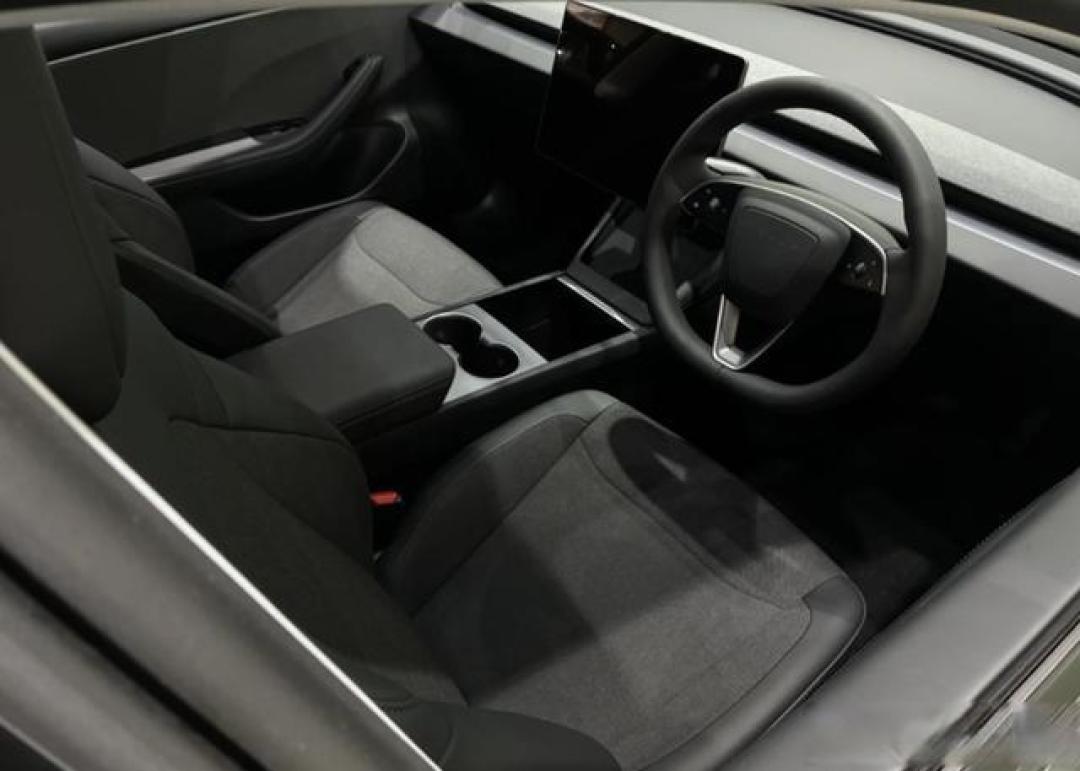 特斯拉港澳推平价Model 3:售17.6万起,减配后纯电续航反而更长