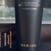 换季脸色暗沉还长斑，美白淡斑洗面奶这样挑，提亮肤质更稳