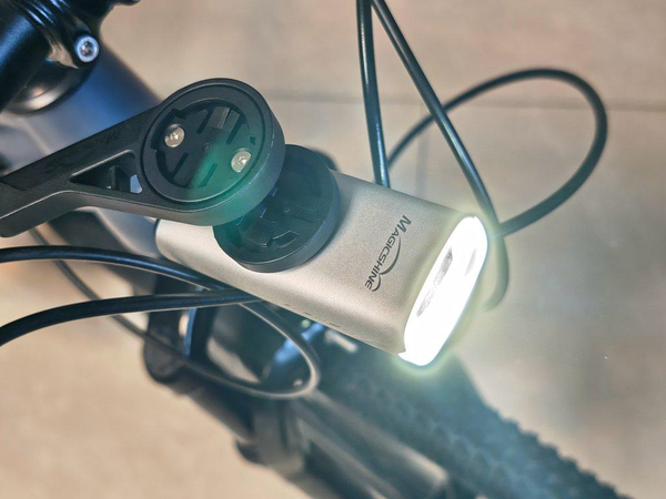 迈极炫 RC1000 吊装夜骑灯体验