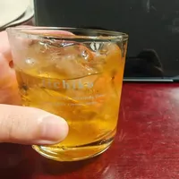 有人说“烟熏冲得硬咽”，有人说“跟黑牌喝不出差别”：尊尼获加绿牌这瓶跌到口粮价的15年全麦，账该怎么算