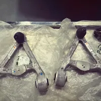 底盘松散别急着换避震！胶套是捡漏还是智商税，全网翻完账给你算清