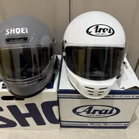 Arai NEO限定版花1999秒没，价回3368：三档价格和300克重量差，最便宜的Arai全盔该谁买