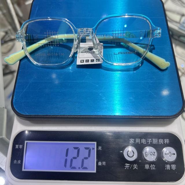 四千块的星趣控都定了，镜框随便挑？翻完20多篇选框笔记和验配流程，就3个数