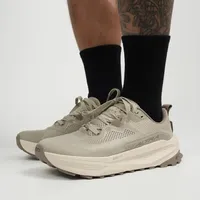 ASICS破19小时、凯乐石CCC包揽、奥创的霞慕尼全在展区——秋天穿O7进山的人，先把心定了