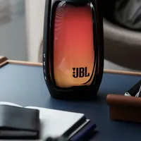 JBL脉动6开售2499元：灯和提手都是新的，功率却从通稿里消失了——脉动5老用户要不要等9月