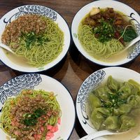 抹茶一年半涨了近200%、国产被嘲“打碎的绿茶”:翻完全网骂战帖,先看懂配料表这3行再掏钱