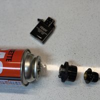 Zippo放一周就打不着？先别急着退货：我翻完全网实测，搞懂了这瓶"煤油"的脾气