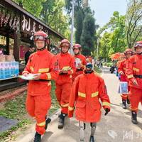 宇树消防机器人实测：四足机器狗已能灭火，人形机器人还在演示？