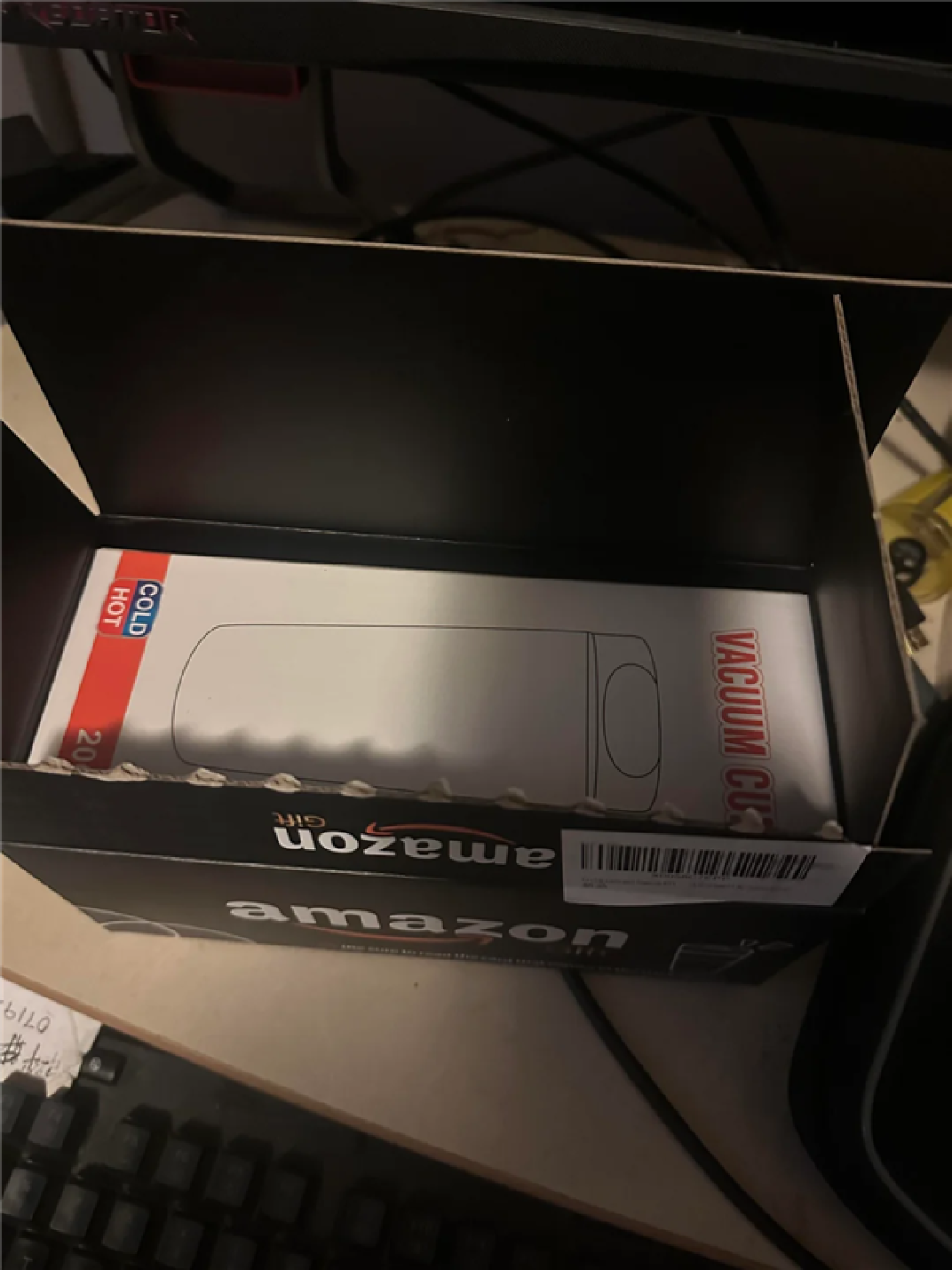 诈骗新套路!网购RTX 5080先收赠品保温杯:显卡承诺7天后到