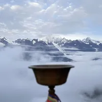 雨崩通车倒计时：车开不进去，西当线早关两年了——拆完三本账，谁该赶在国庆前去走尼农