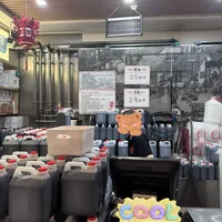 宁化府打醋是有分级的：总店3.9一斤是三个月的鲜醋，直营店2年7块一斤——排队之前先想清楚你要打哪种