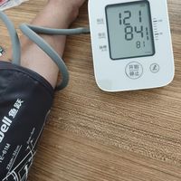 鱼跃YE660D电子血压计，家用血压监测靠谱选择