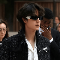 赵丽颖4年没拿到的title，王一博一来就是：云南白药牙膏在急什么