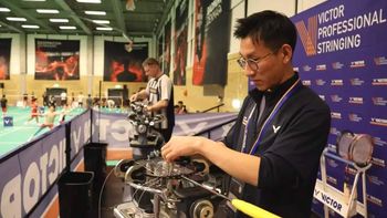 开学给娃买第一支羽毛球拍：先看穿线店立的“臂力器规矩”，再弄懂四个参数