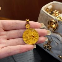 大盘金价957、老铺腰斩：买手工錾刻金镯前，先算清这两本账