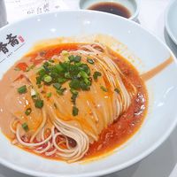 赞达亚二刷的14元麻酱面被叫"上海最便宜米其林"：拆完这波真实打卡反馈，谁该去排、谁该掉头