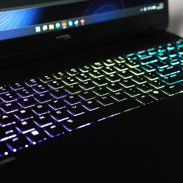 别再吵“换个LOGO”了：把HyperX暗影精灵的改动全摊开，这笔账才算得清