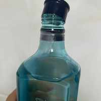 孟买蓝宝石金酒“打不开瓶”？翻完近一年的难开帖：版本分歧、5招开盖法和到手价一次说清