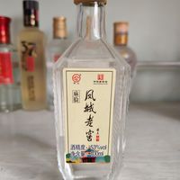 12大香型国标全部闭环：20块的凤城老窖身上挂着四张“身份证”，对完再决定怎么读它