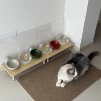 一边说