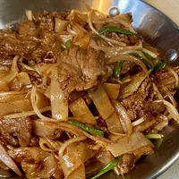 利苑卖128的干炒牛河，在家20元上下就能炒：把“锅气”拆成家用灶能执行的6步