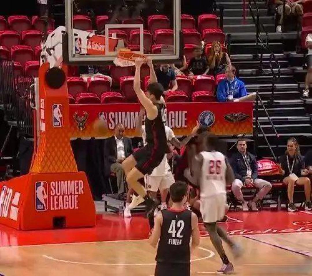 海外淬炼显成效 杨瀚森世预赛准绝杀展现NBA级竞技水平