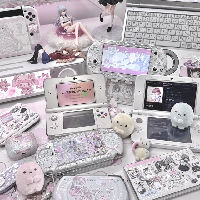 GBA230元、新小三1400元，连山寨机都cosplay千禧味：y3k审美党收第一台古早掌机前，先看这张行情避坑表